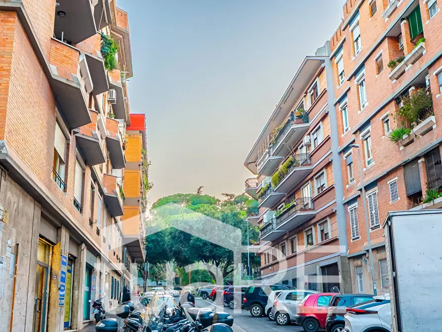 Immagine 26 di Magazzino in vendita  in Via Ludovico Micara a Roma