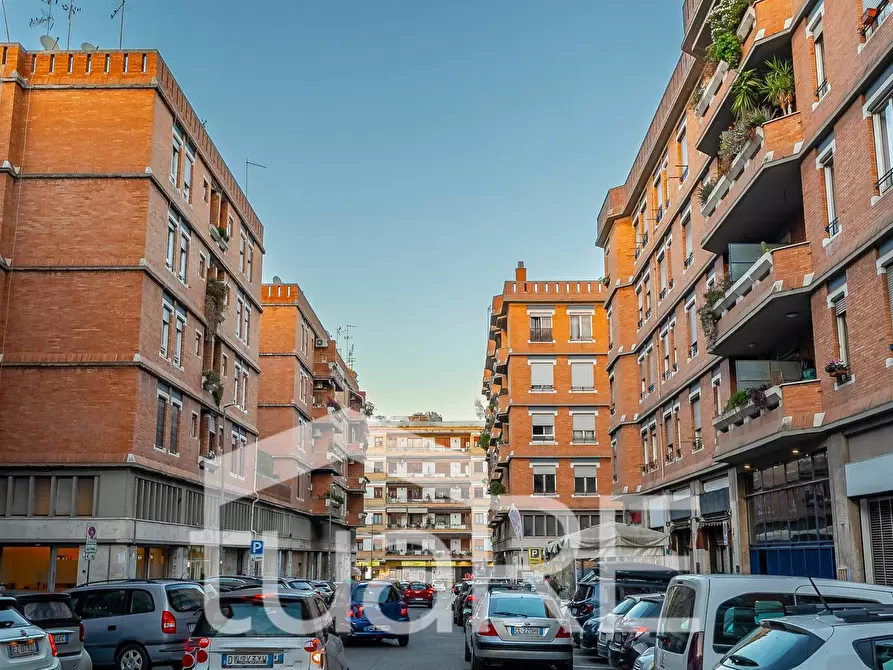 Immagine 27 di Box auto in vendita  in Via Ludovico Micara a Roma