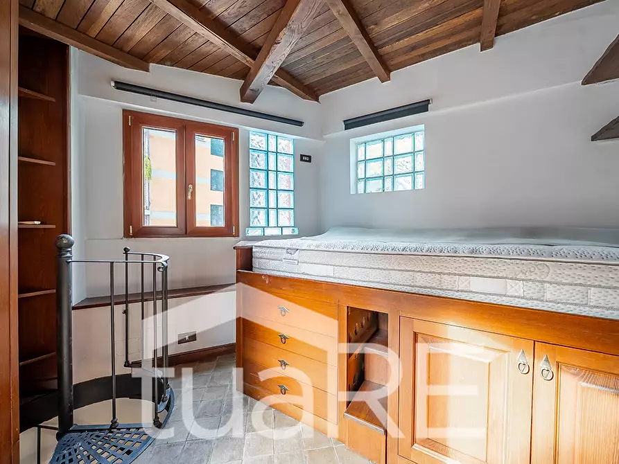 Immagine 4 di Attico in vendita  in Via Guido Guinizelli a Roma