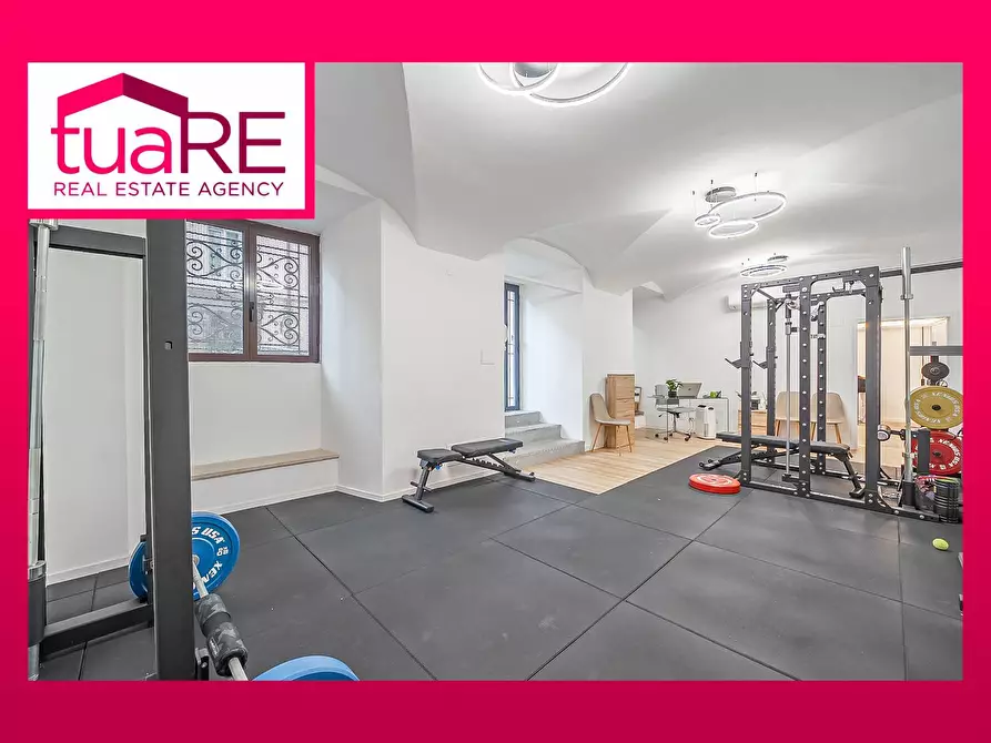 Immagine 1 di Negozio in vendita  in Via Mazzarino a Roma