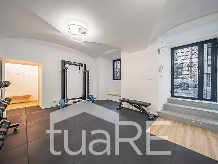 Immagine 19 di Negozio in vendita  in Via Mazzarino a Roma