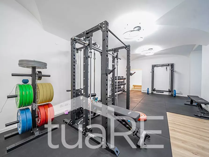 Immagine 20 di Negozio in vendita  in Via Mazzarino a Roma