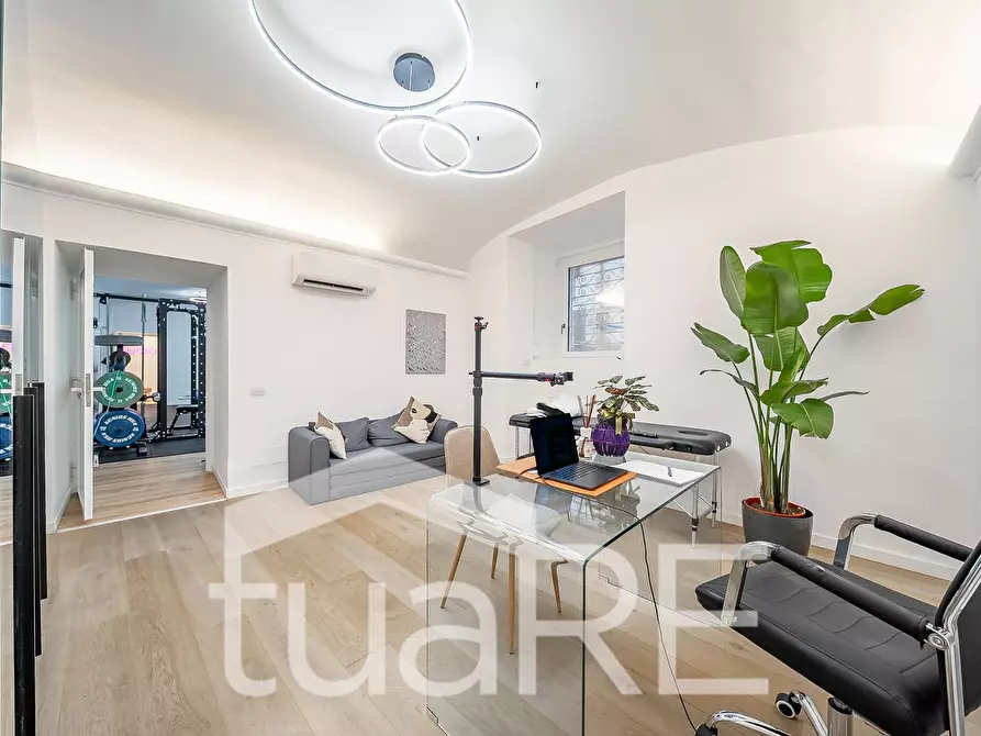 Immagine 22 di Negozio in vendita  in Via Mazzarino a Roma