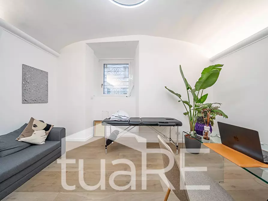 Immagine 23 di Negozio in vendita  in Via Mazzarino a Roma