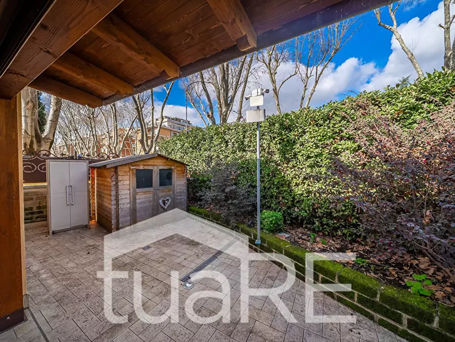 Immagine 19 di Villa in vendita  in Via Oderisi Da Gubbio a Roma