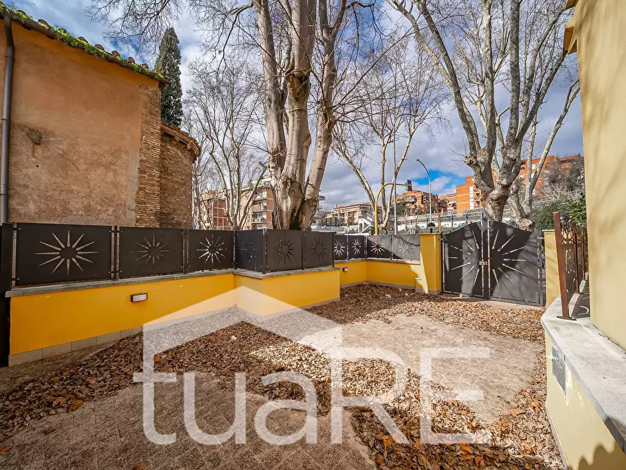 Immagine 40 di Villa in vendita  in Via Oderisi Da Gubbio a Roma