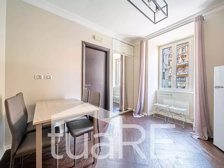 Immagine 3 di Appartamento in vendita  in Largo Di Torre Argentina a Roma