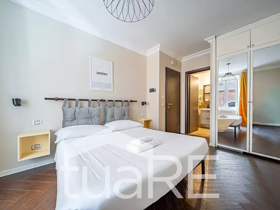 Immagine 4 di Appartamento in vendita  in Largo Di Torre Argentina a Roma