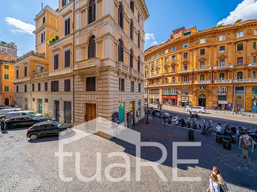 Immagine 11 di Appartamento in vendita  in Largo Di Torre Argentina a Roma