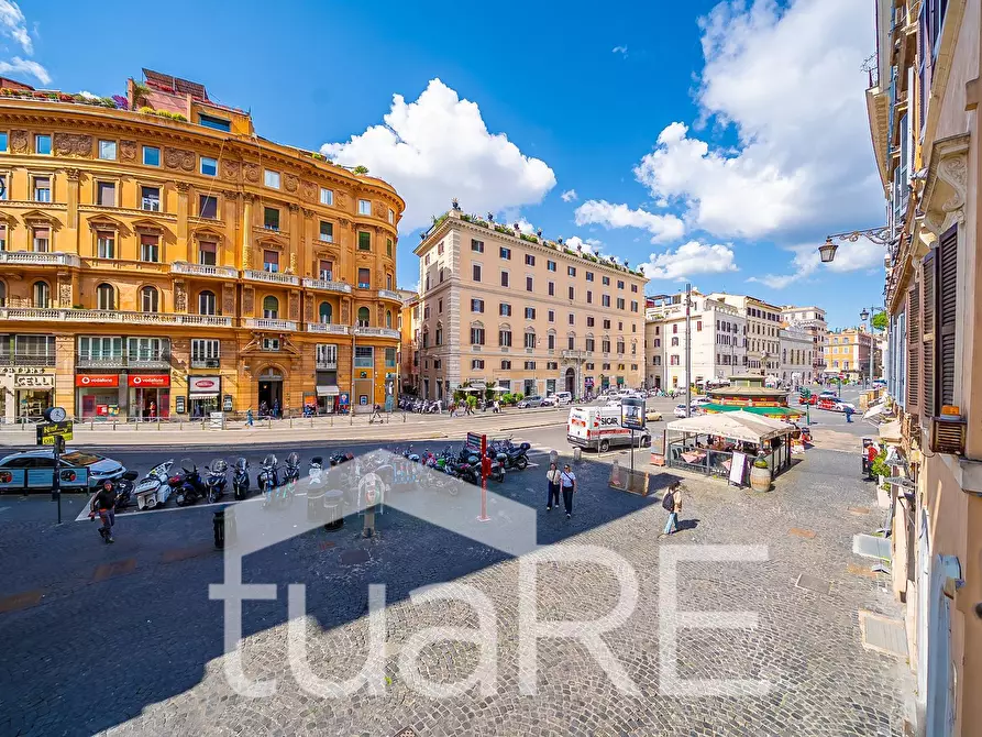 Immagine 9 di Appartamento in vendita  in Largo Di Torre Argentina a Roma