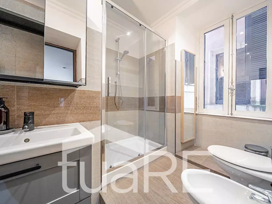 Immagine 16 di Appartamento in vendita  in Largo Di Torre Argentina a Roma