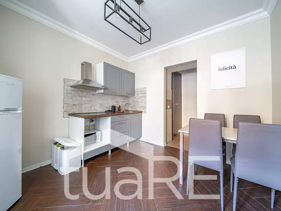 Immagine 18 di Appartamento in vendita  in Largo Di Torre Argentina a Roma