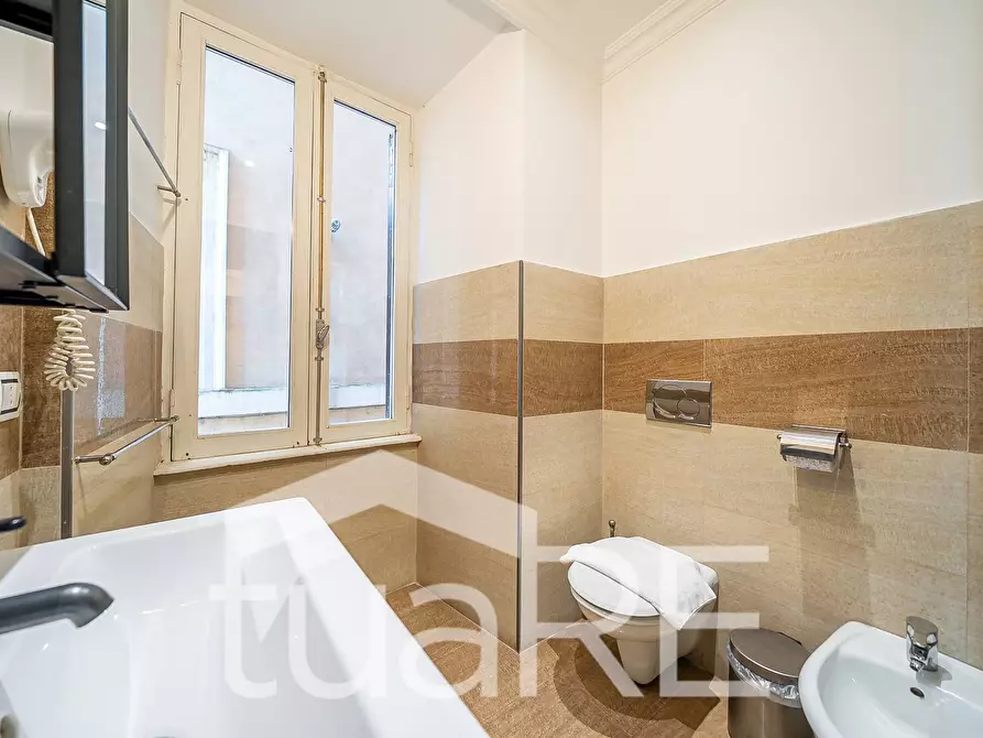 Immagine 20 di Appartamento in vendita  in Largo Di Torre Argentina a Roma