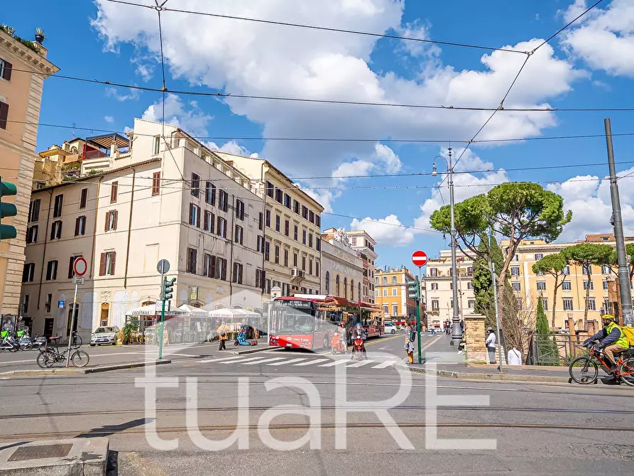 Immagine 30 di Appartamento in vendita  in Largo Di Torre Argentina a Roma