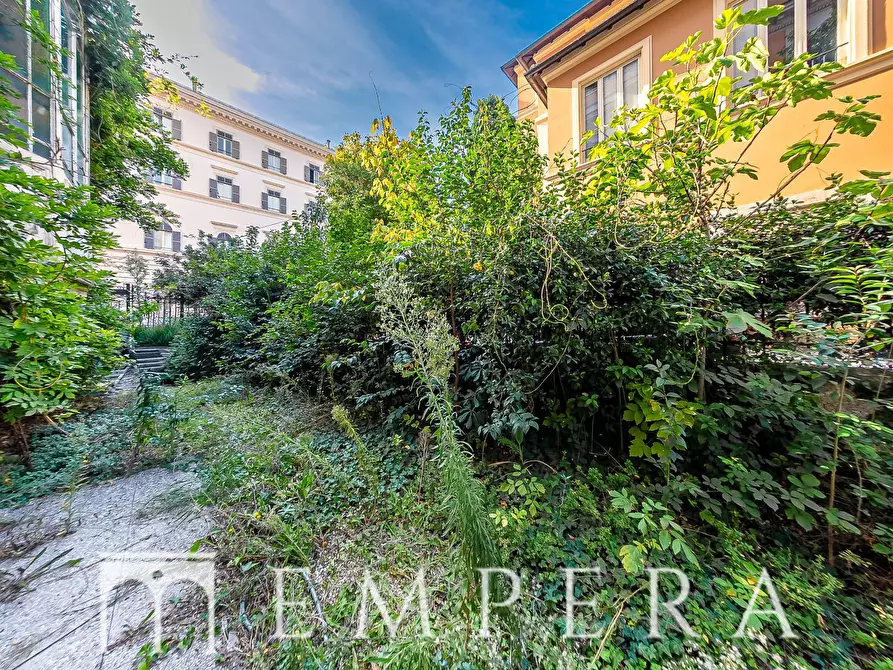 Immagine 11 di Appartamento in vendita  in Via Degli Scipioni a Roma