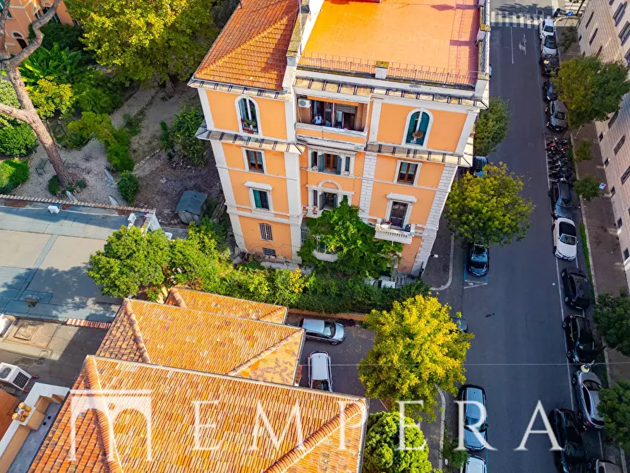 Immagine 2 di Appartamento in vendita  in Via Degli Scipioni a Roma