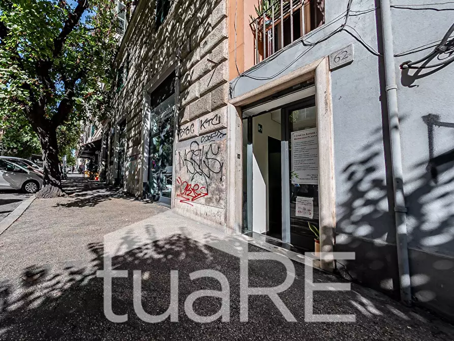 Immagine 7 di Negozio in vendita  in Via Emanuele Filiberto a Roma