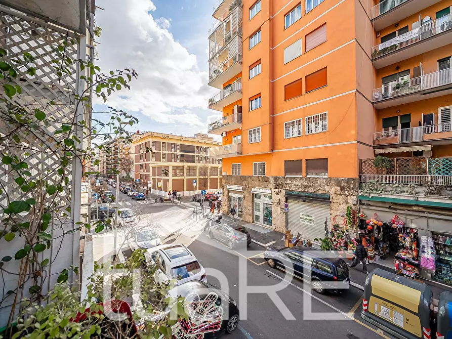 Immagine 4 di Appartamento in vendita  in Via Di Santa Maria Goretti a Roma