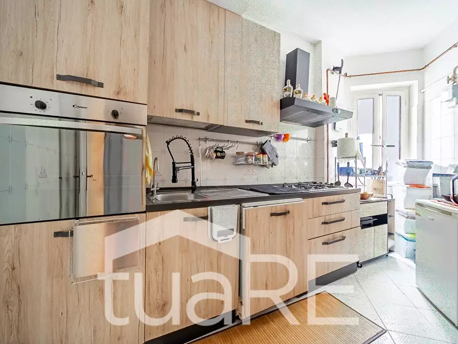 Immagine 5 di Appartamento in vendita  in Via Federico Rosazza a Roma