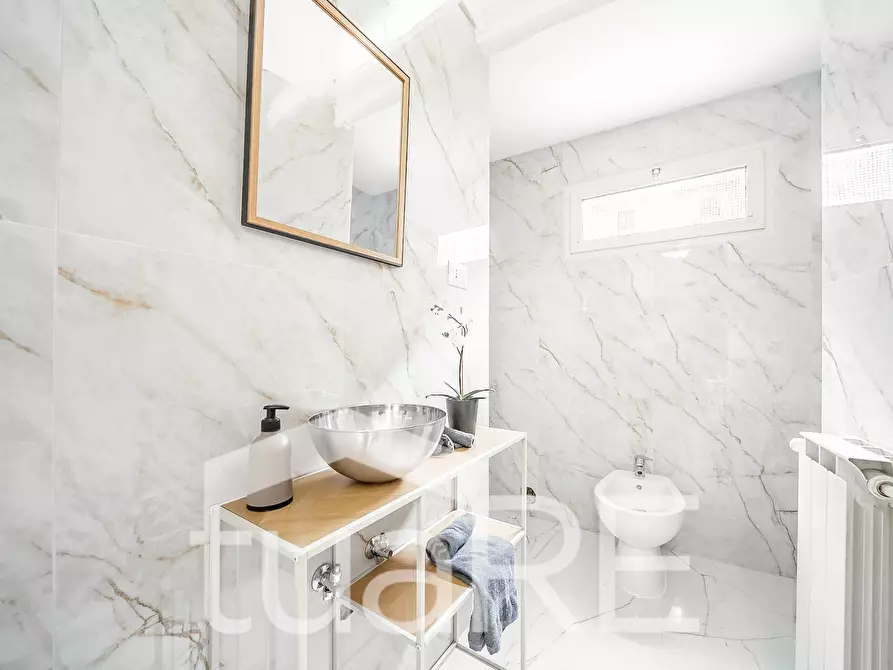 Immagine 15 di Appartamento in vendita  in Via Nazionale a Roma