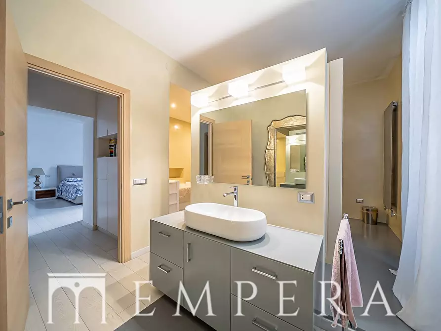 Immagine 21 di Attico in vendita  in Via Duchessa Di Galliera a Roma