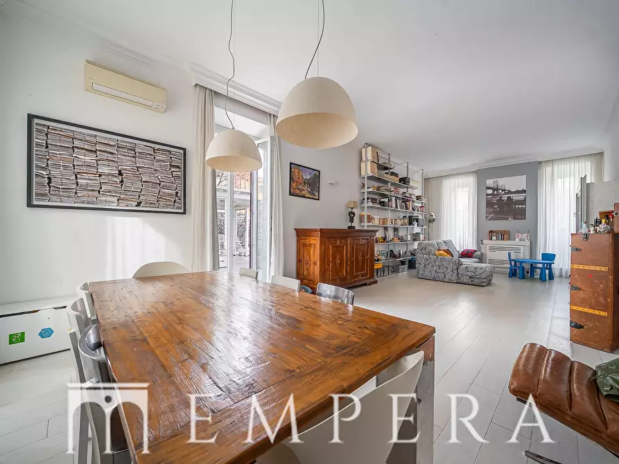 Immagine 2 di Villa in vendita  in Via Duchessa Di Galliera a Roma