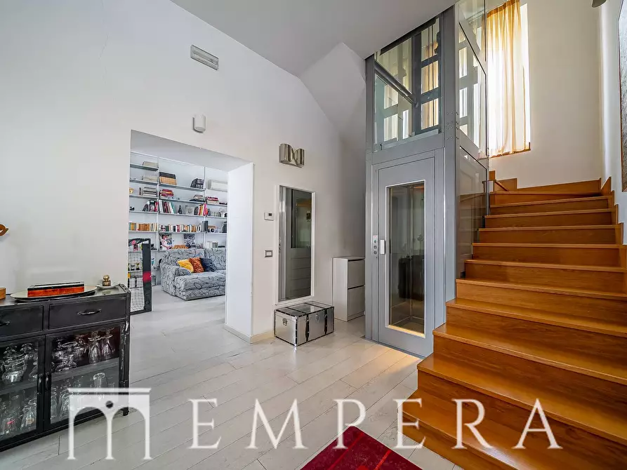 Immagine 8 di Villa in vendita  in Via Duchessa Di Galliera a Roma