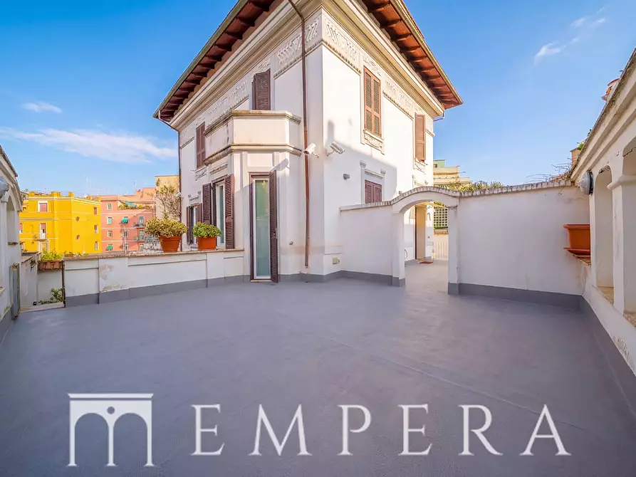 Immagine 9 di Villa in vendita  in Via Duchessa Di Galliera a Roma