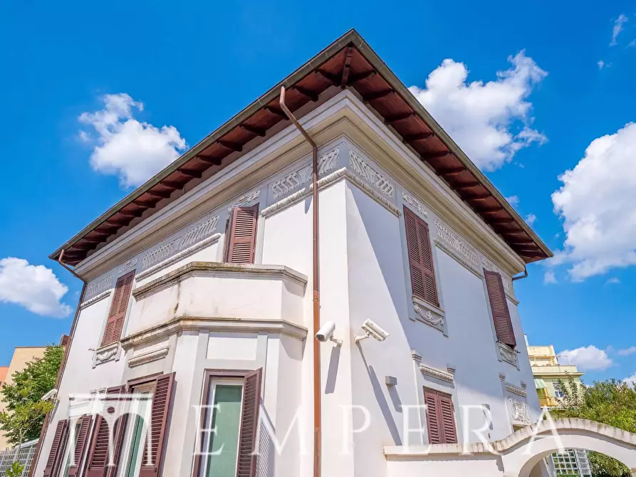 Immagine 10 di Villa in vendita  in Via Duchessa Di Galliera a Roma