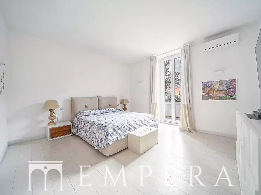 Immagine 19 di Villa in vendita  in Via Duchessa Di Galliera a Roma