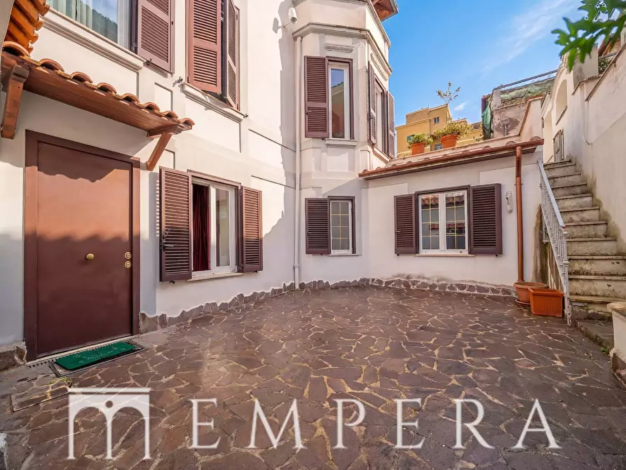 Immagine 28 di Villa in vendita  in Via Duchessa Di Galliera a Roma