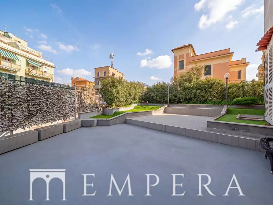 Immagine 31 di Villa in vendita  in Via Duchessa Di Galliera a Roma