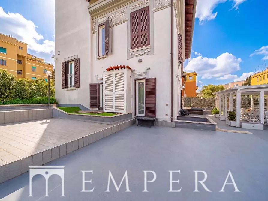 Immagine 33 di Villa in vendita  in Via Duchessa Di Galliera a Roma