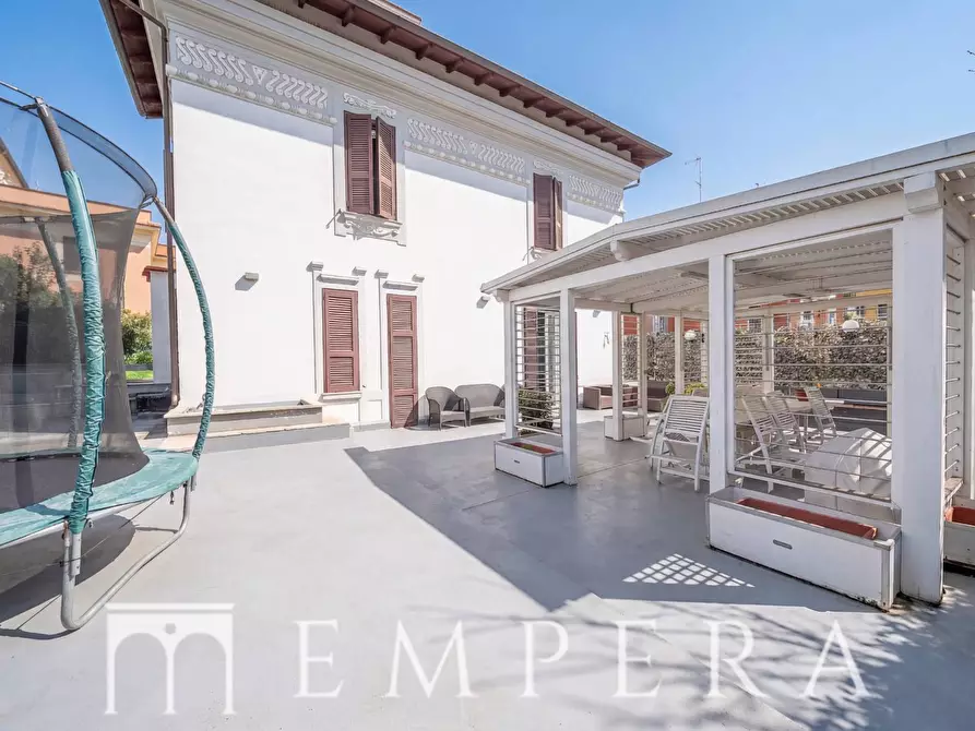 Immagine 34 di Villa in vendita  in Via Duchessa Di Galliera a Roma