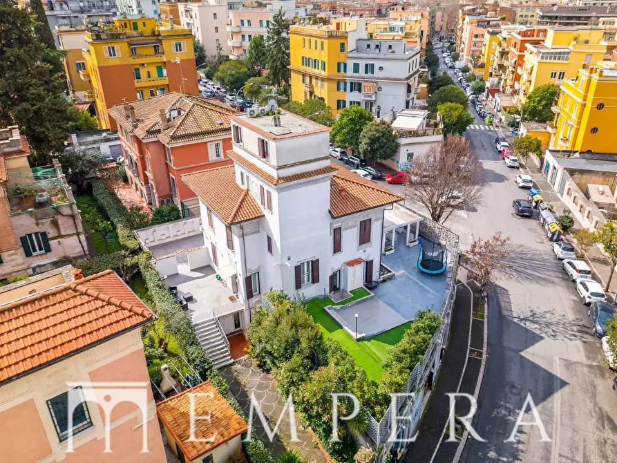 Immagine 38 di Villa in vendita  in Via Duchessa Di Galliera a Roma