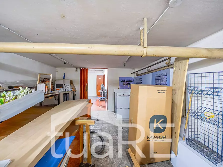 Immagine 15 di Locale commerciale in vendita  in Via Baldo Degli Ubaldi a Roma