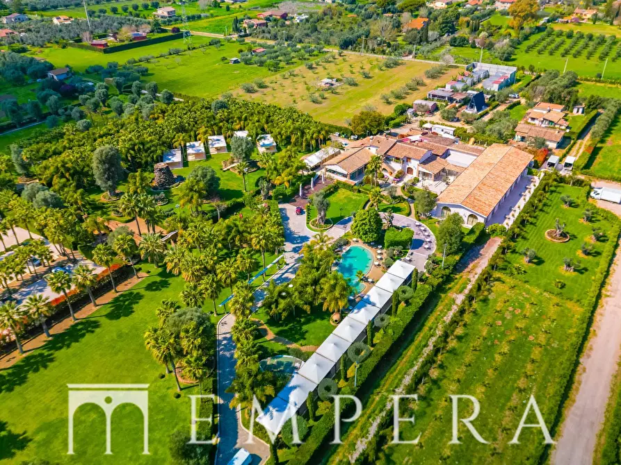 Immagine 3 di Villa in vendita  in Via Bosa a Fiumicino
