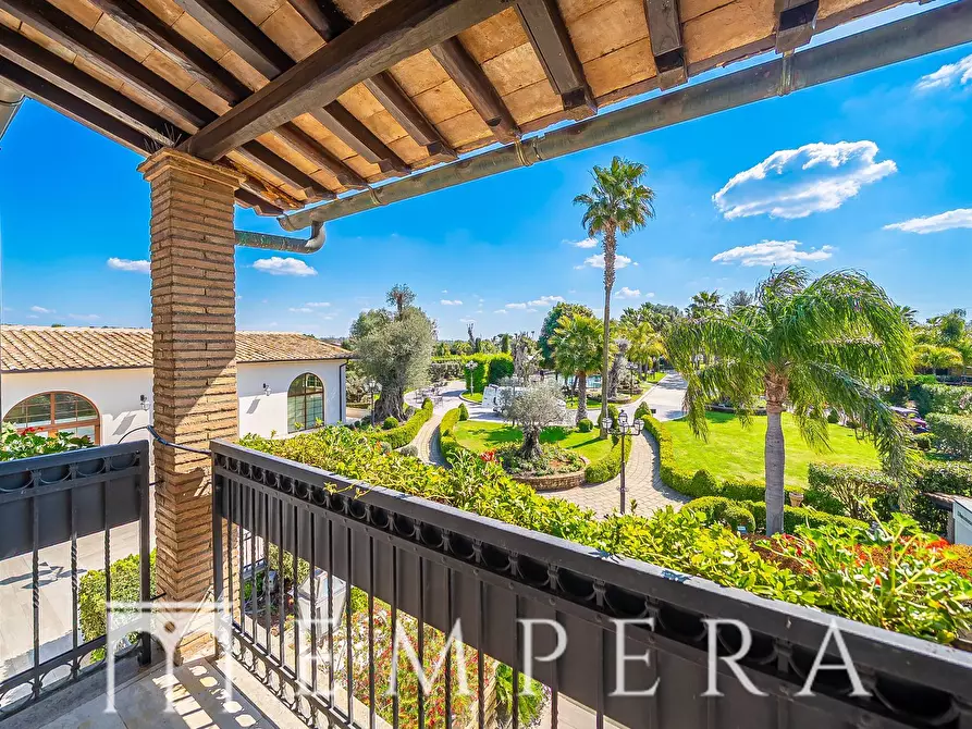 Immagine 4 di Villa in vendita  in Via Bosa a Fiumicino