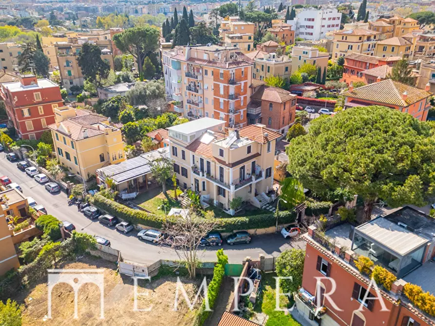 Immagine 31 di Attico in vendita  in Via Cimone a Roma