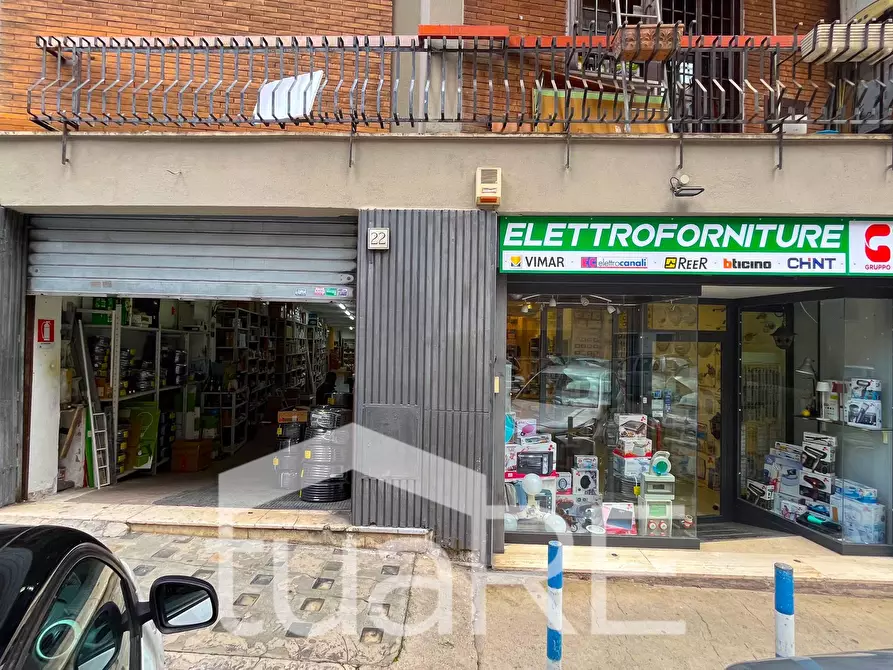 Immagine 7 di Negozio in vendita  in Via Quirino Majorana a Roma