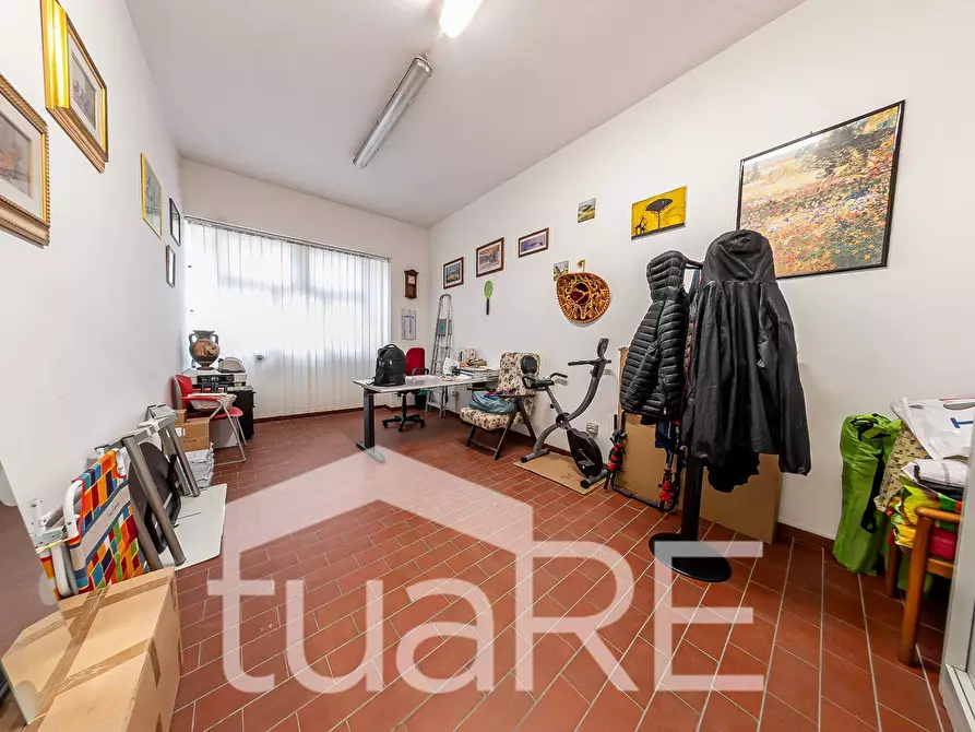 Immagine 11 di Negozio in vendita  in Via Quirino Majorana a Roma