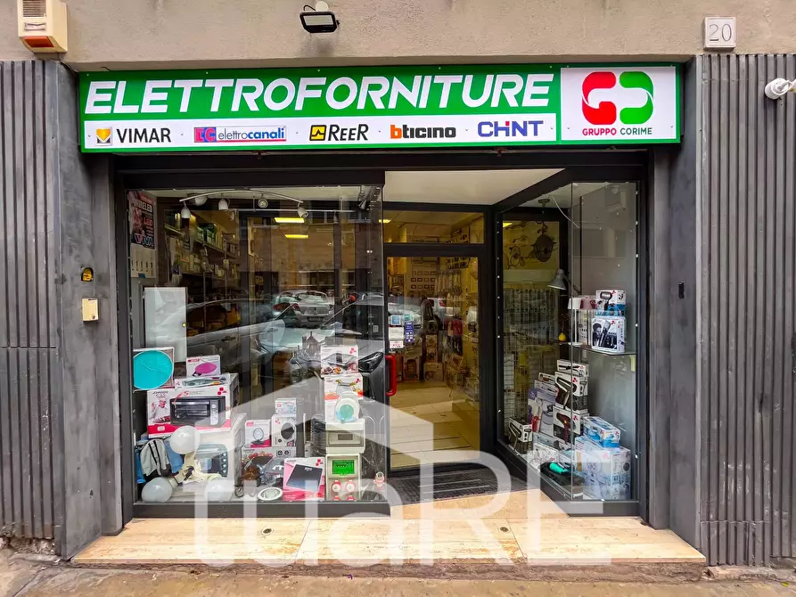 Immagine 13 di Negozio in vendita  in Via Quirino Majorana a Roma