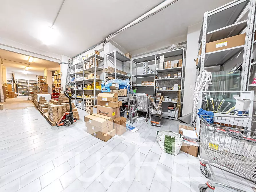 Immagine 9 di Negozio in vendita  in Via Quirino Majorana a Roma