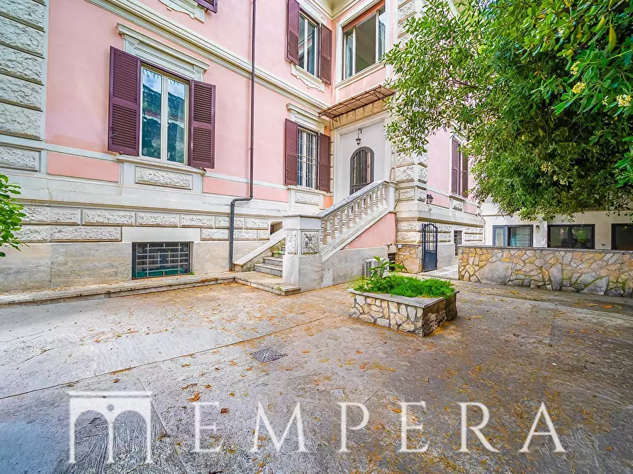 Immagine 5 di Attico in vendita  in Via Guido Cavalcanti a Roma