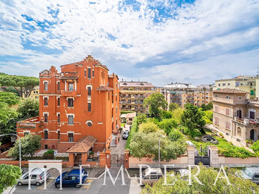 Immagine 22 di Attico in vendita  in Via Guido Cavalcanti a Roma
