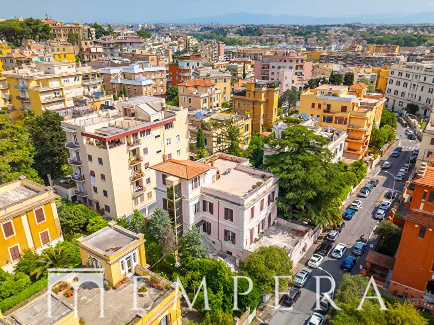 Immagine 39 di Villa in vendita  in Via Guido Cavalcanti a Roma