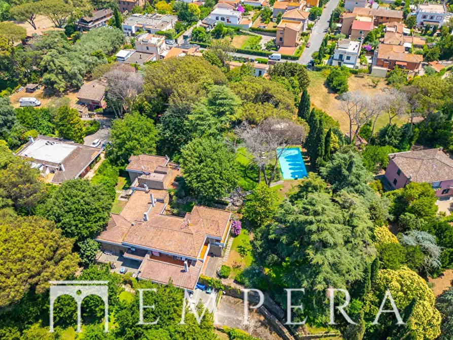 Immagine 2 di Villa in vendita  in Via Appia Antica a Roma