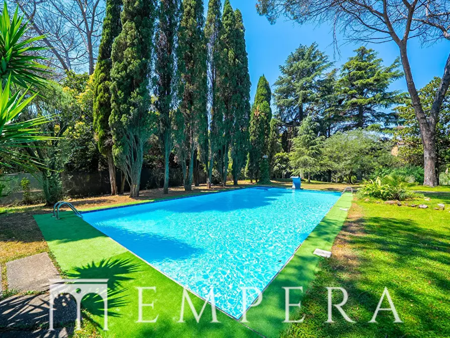 Immagine 4 di Villa in vendita  in Via Appia Antica a Roma