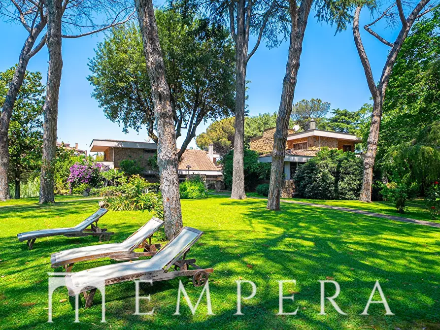 Immagine 9 di Villa in vendita  in Via Appia Antica a Roma