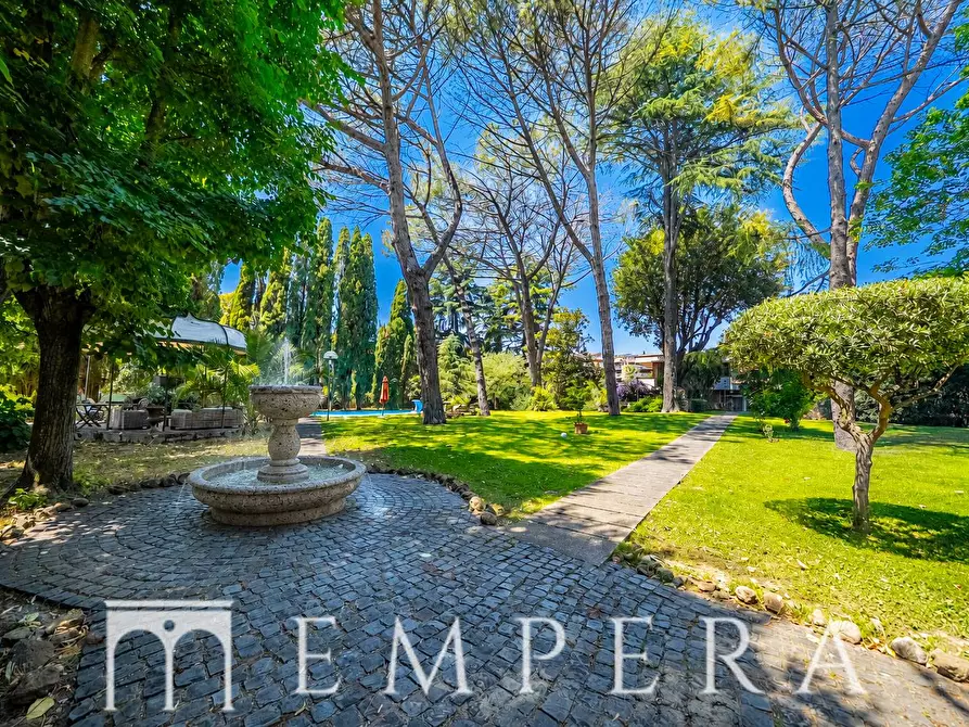 Immagine 31 di Villa in vendita  in Via Appia Antica a Roma